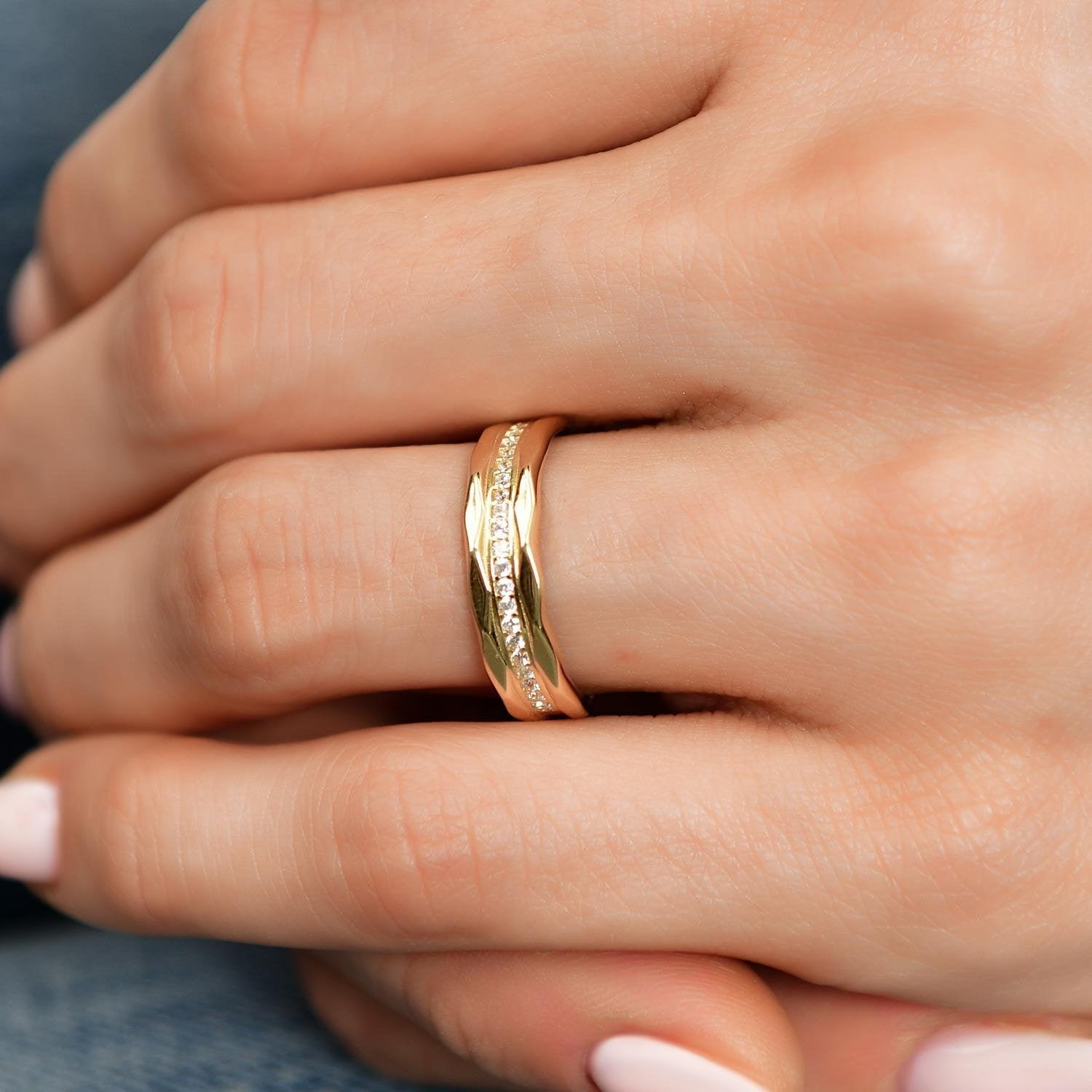 14 Ayar Altın Taşlı Çizgi Yüzük - Falco D'ore